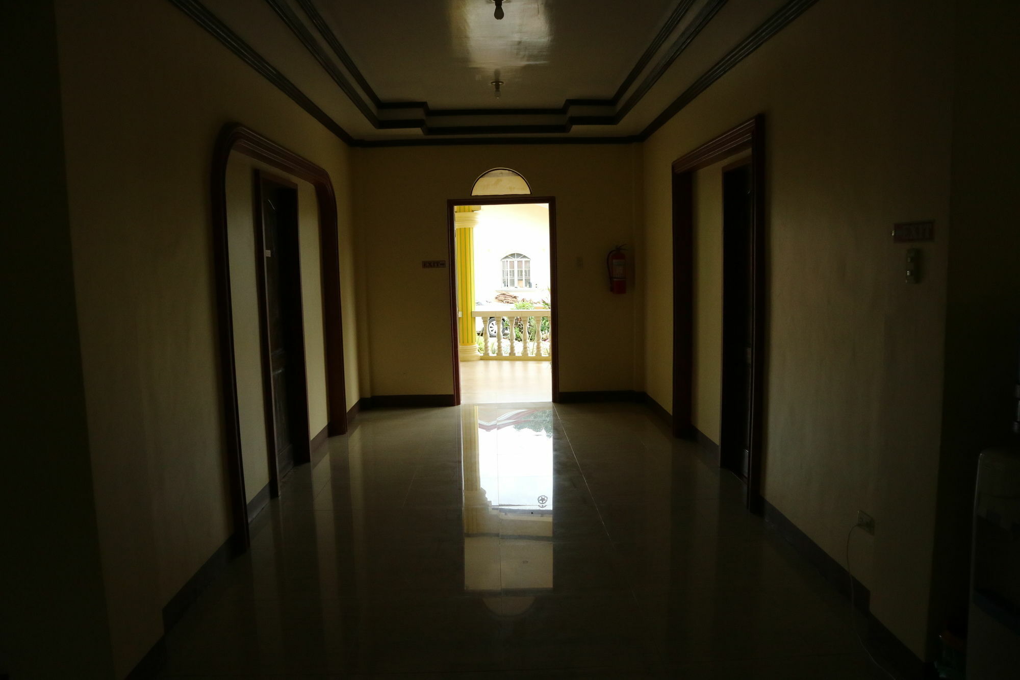 Oyo 422 Villa Emilia Pension House بنغلاو المظهر الخارجي الصورة