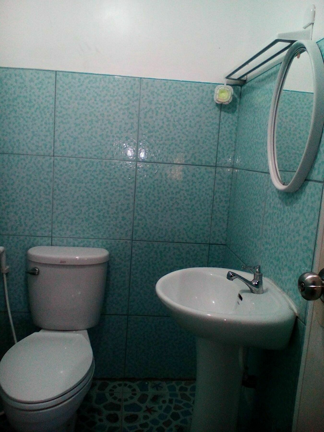 Oyo 422 Villa Emilia Pension House بنغلاو المظهر الخارجي الصورة