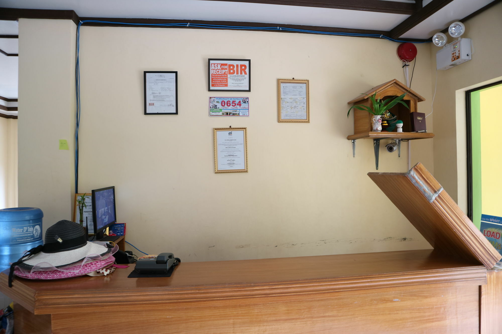 Oyo 422 Villa Emilia Pension House بنغلاو المظهر الخارجي الصورة