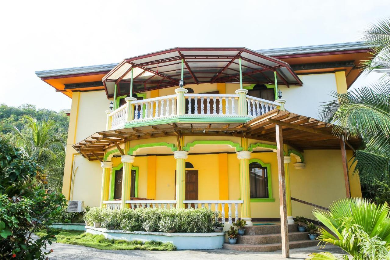 Oyo 422 Villa Emilia Pension House بنغلاو المظهر الخارجي الصورة